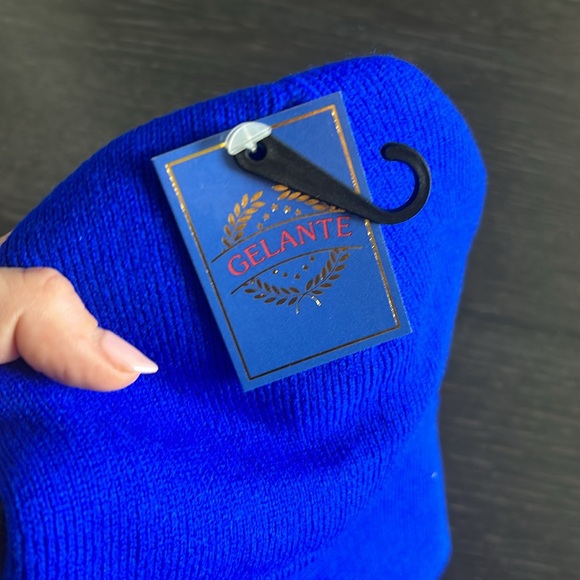 Blue Toque - Picture 4 of 5